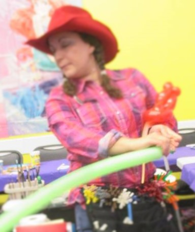 Live balloon entertainment creation